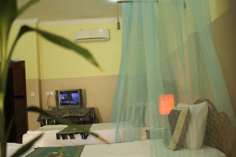 Golden Noura Villa-Pub & Restaurant Пном Пен Екстериор снимка