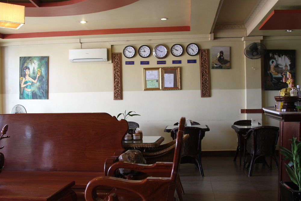 Golden Noura Villa-Pub & Restaurant Пном Пен Екстериор снимка