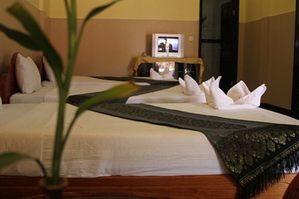 Golden Noura Villa-Pub & Restaurant Пном Пен Екстериор снимка