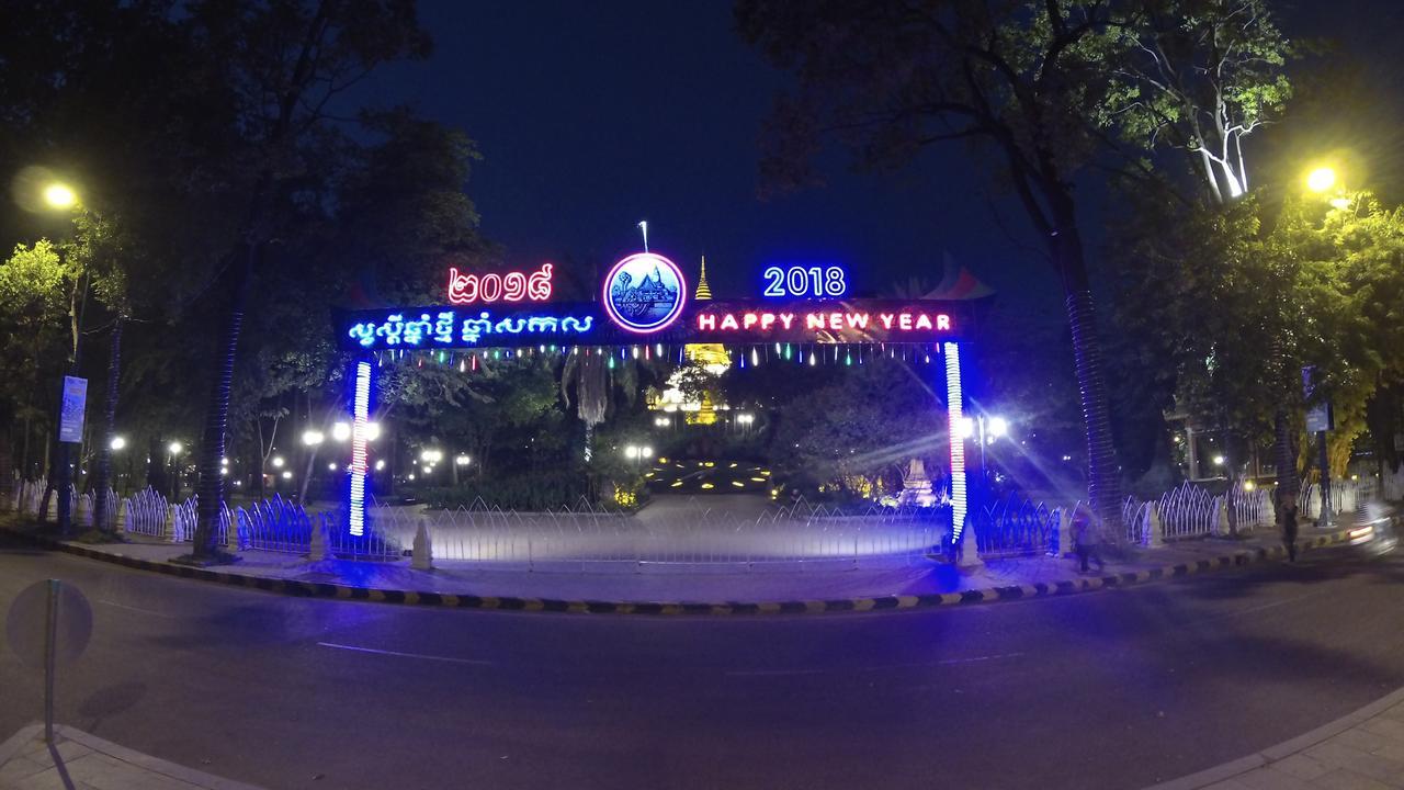Golden Noura Villa-Pub & Restaurant Пном Пен Екстериор снимка